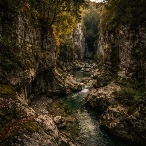 Escapade minérale aux concluses de Lussan : un canyon secret du Gard