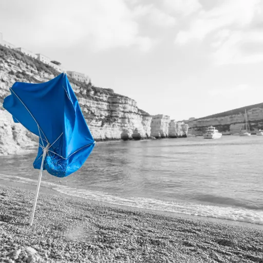 Bonifacio plage : guide élégant des plus belles plages de Corse du Sud
